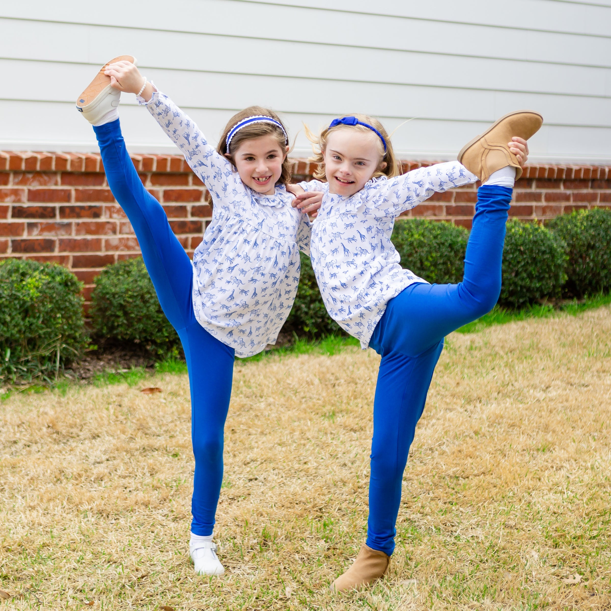 Royal Blue Girls' Leggings, Leggings for Kids in Toddler Leggings 4T-10Y  Girls Athletic Leggings, Cyan Blue, 4T : : Clothing, Shoes &  Accessories